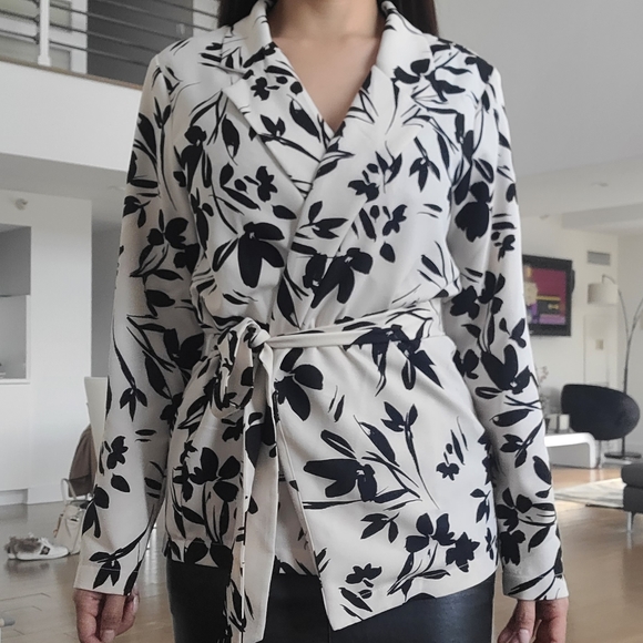 Lulu size S - Picture 2 of 9